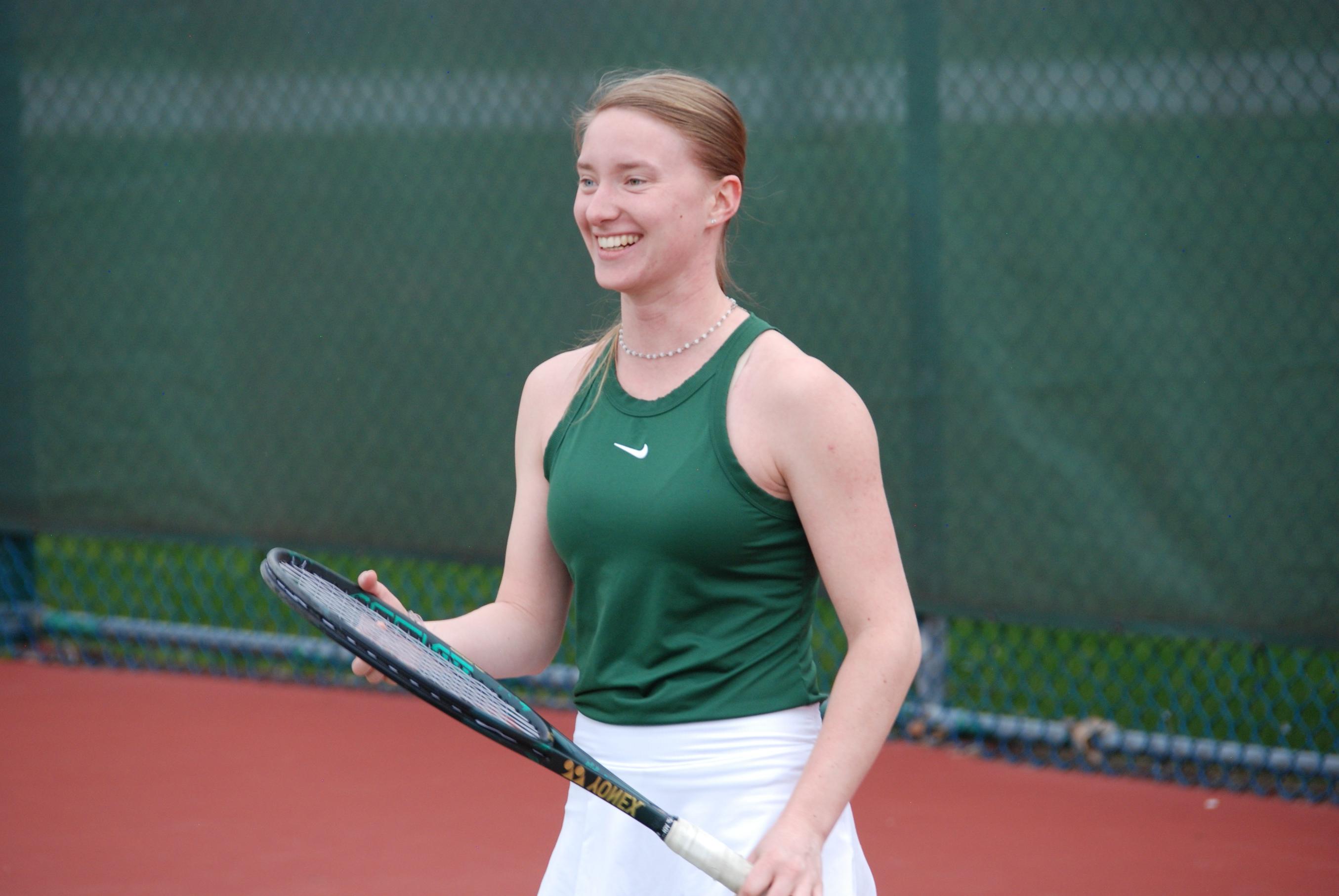 Katherine Almquist ’24, co-captain of Skidmore’s tennis team